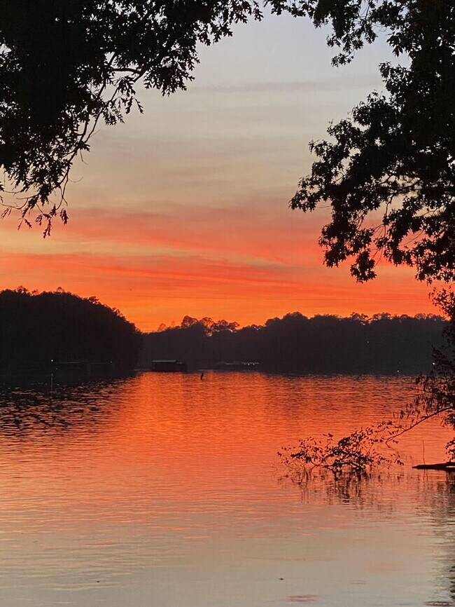 Building Photo - 222 Nautique Ct