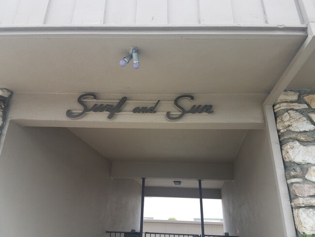 Building Photo - 121 Paseo De La Concha