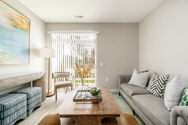 Interior Photo - Powell Crossing