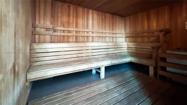 Building Photo - 333 NE 24th St