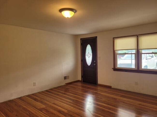 Building Photo - 2327 Ritner Hwy