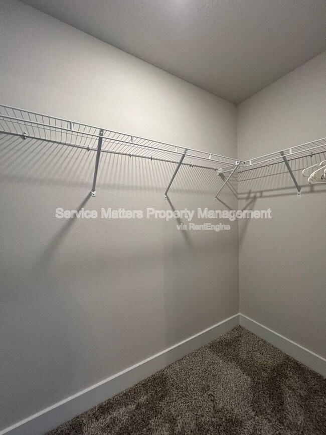 Building Photo - 1615 Iroquois Ct