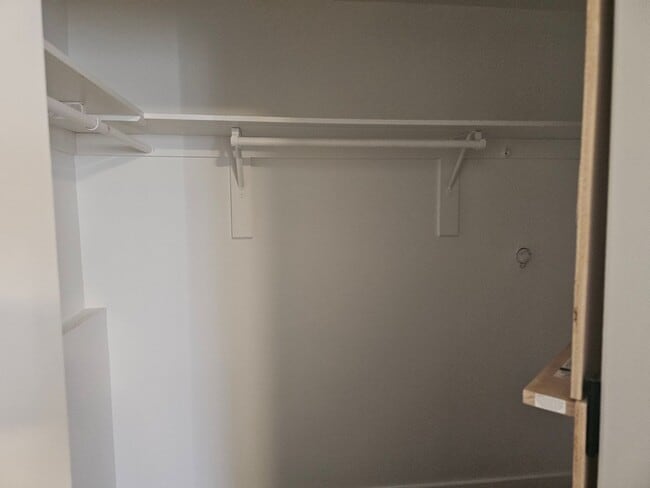 Building Photo - Check out this Beautiful 4 bedroom 2 Bathroom Home in West Valley Ut!!