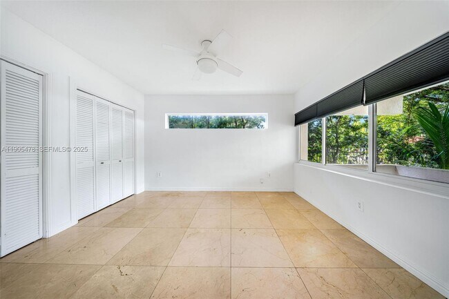 Building Photo - 4000 Alhambra Cir