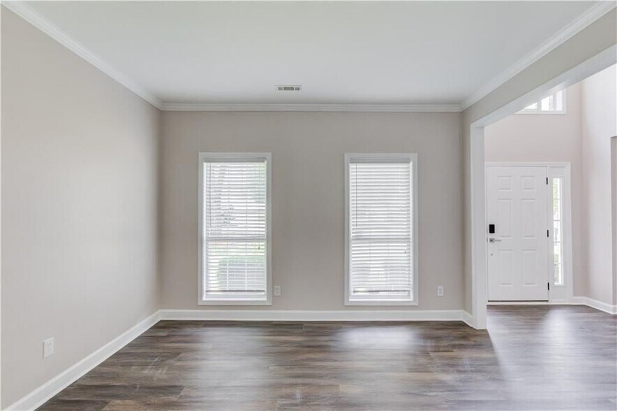 Building Photo - 3895 Kingsbrook Blvd