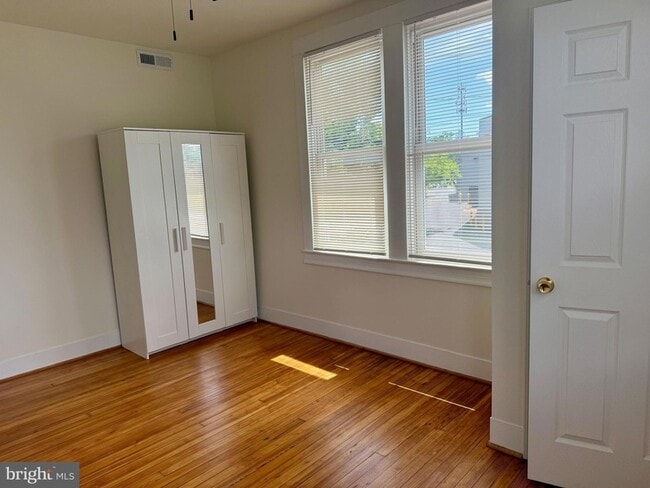 Building Photo - 3016 Taylor Ave