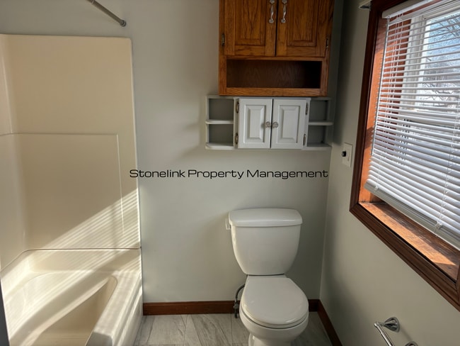 Building Photo - 70 Magill St