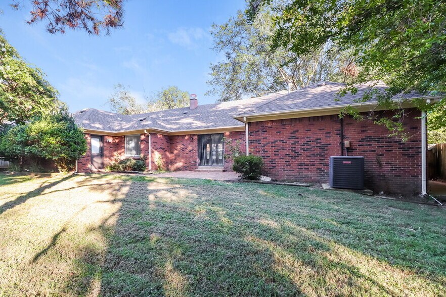 Building Photo - 8620 Kettering Dr
