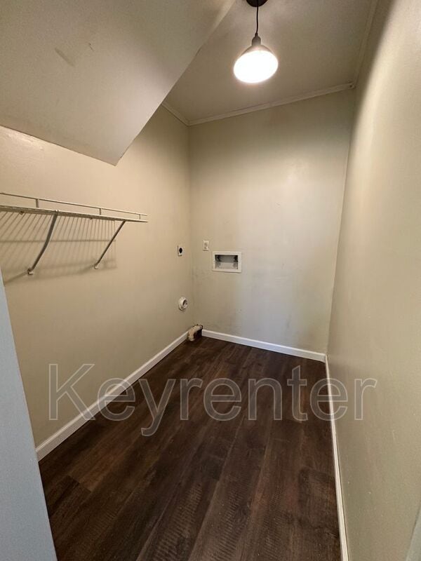 Building Photo - 300 Jefferson Ln