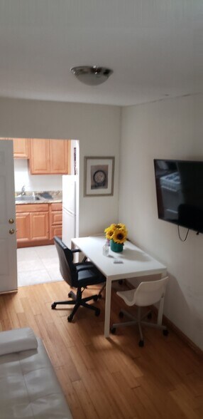 Building Photo - 466 S Wetherly Dr