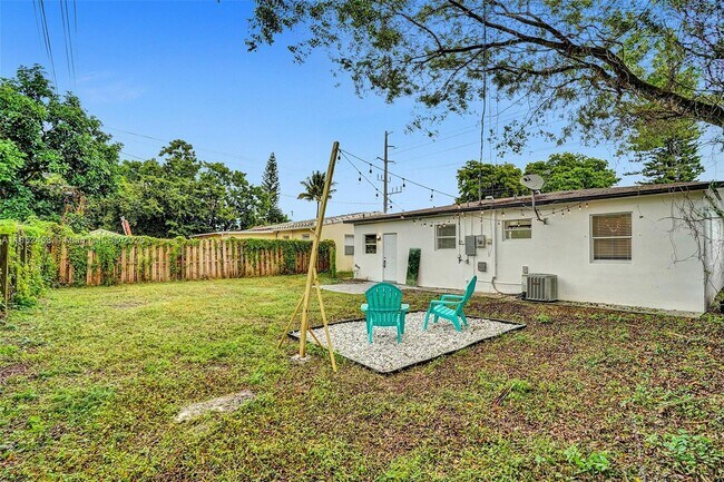 Building Photo - 510 N 24th Ave