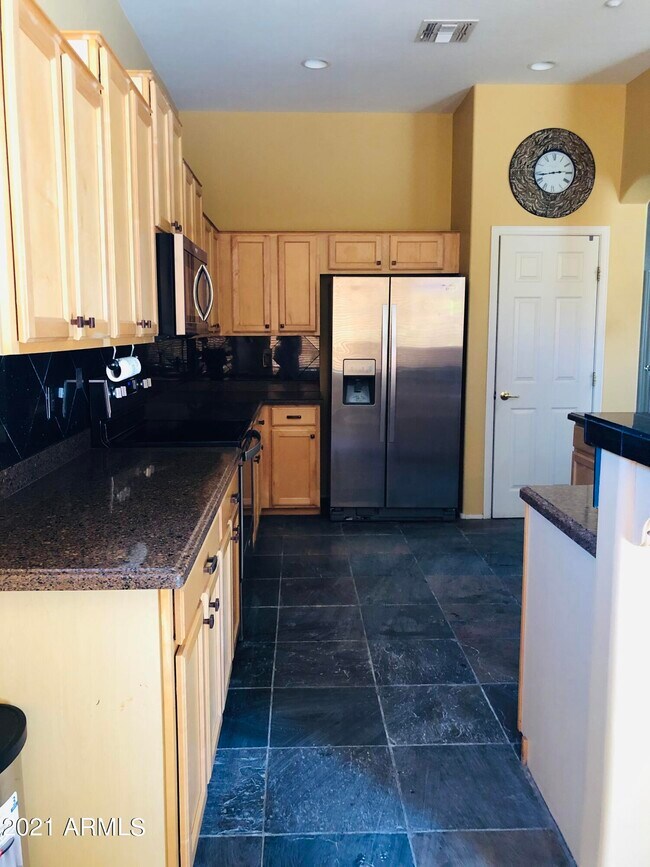 Building Photo - 10453 E Pine Valley Dr