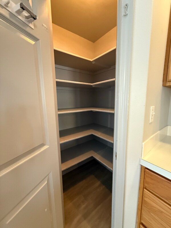 Building Photo - 607 Meadowbrook Dr