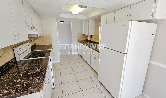 Building Photo - 6135 Seabreeze Dr