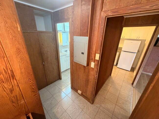 Building Photo - 4257 Sierra Dr