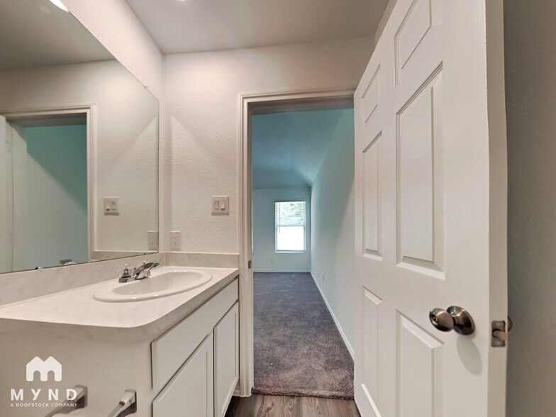 Building Photo - 17584 Rosewood Manor Ln