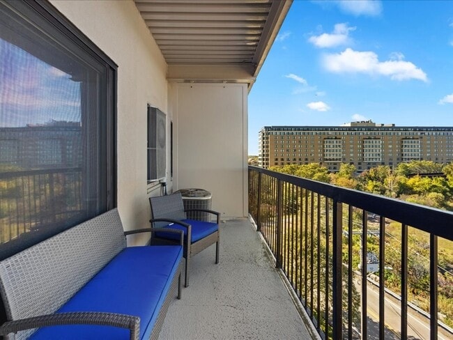 Building Photo - 133 Commander Shea Blvd