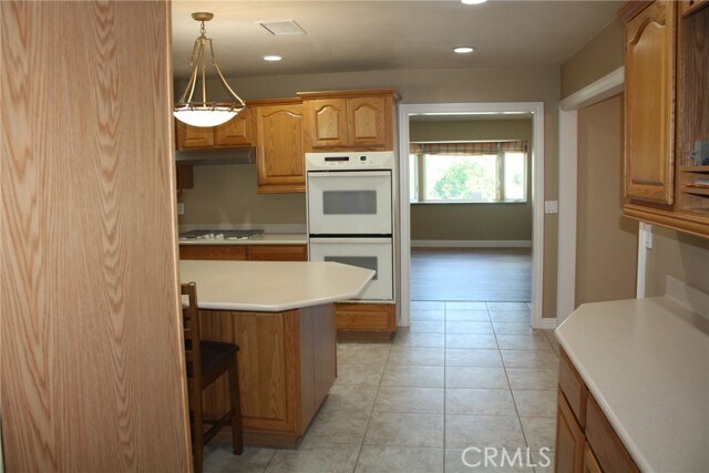 Building Photo - 16540 Wagon Wheel Dr