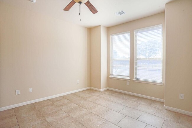 Building Photo - 1202 Morrow St