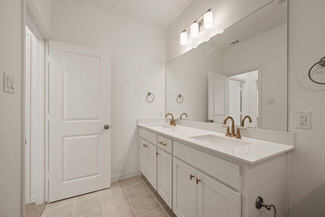 Building Photo - 8936 Magnet Dr