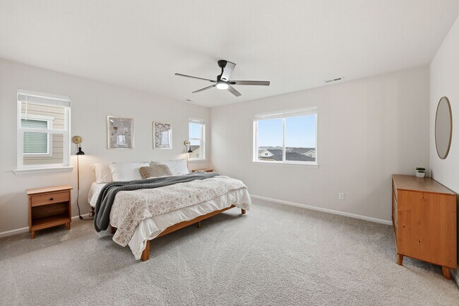 Building Photo - 5765 Mammoth Ln
