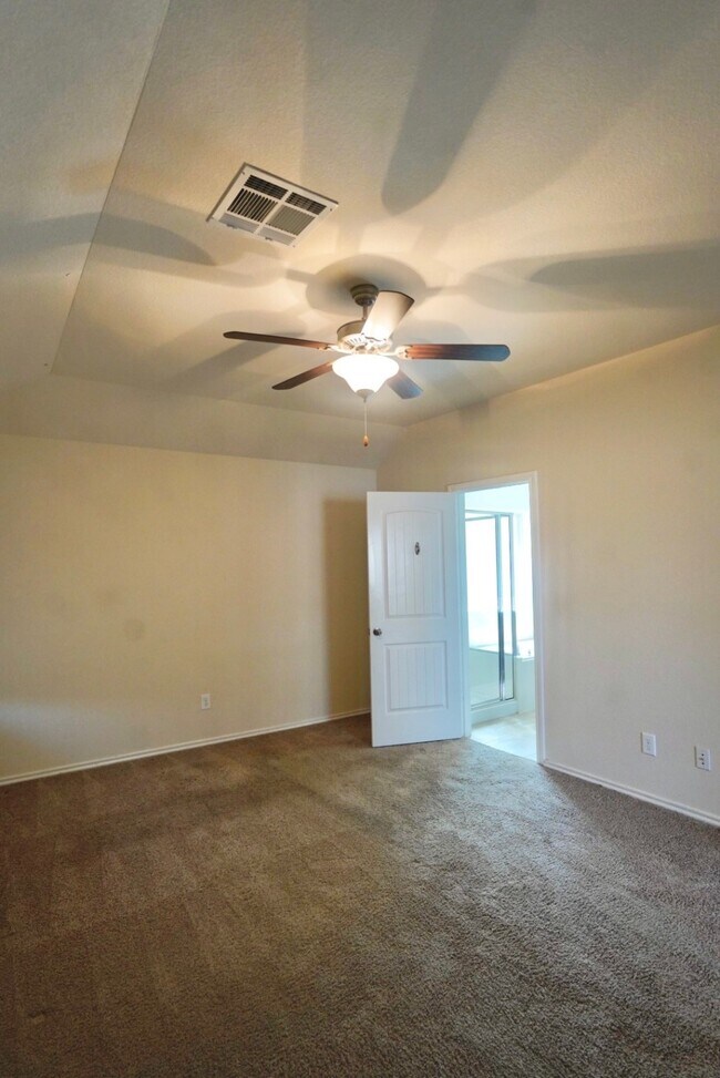 Building Photo - 3414 Halle Trace Ln