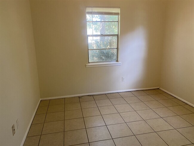 Building Photo - 2706 Boatner St