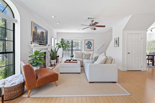 Primary Photo - 1704 West Ave