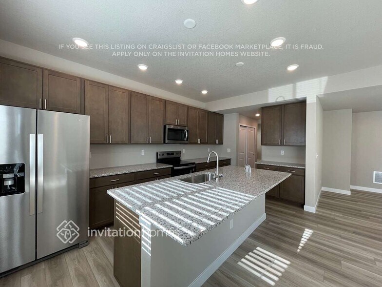 Building Photo - 13583 Arriba Dr