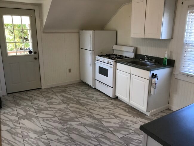 Building Photo - 861 Brackenridge Ave