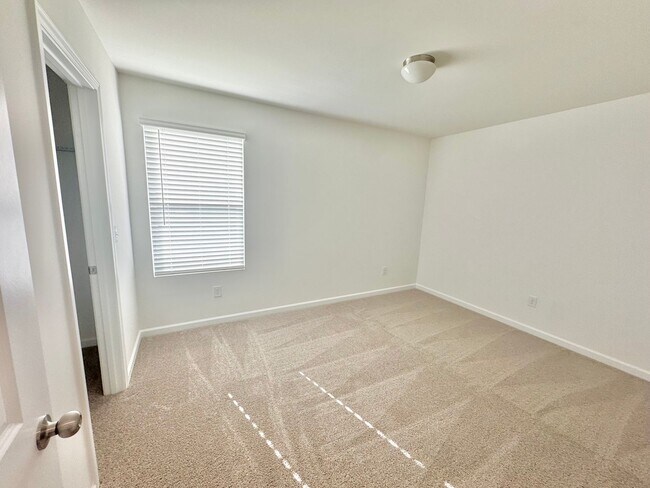 Building Photo - 1326 Stork Dr