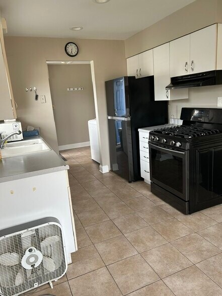 Building Photo - 711 N Kenilworth Ave