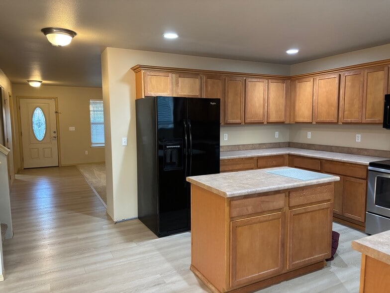 Building Photo - 9903 197th Ave E