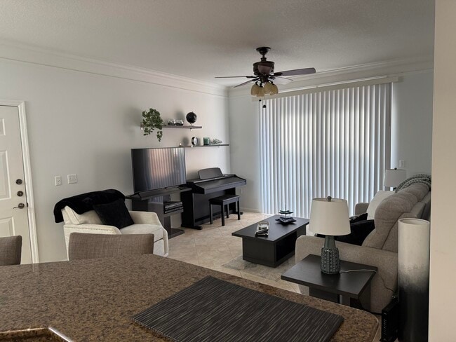 Primary Photo - 3106 Myrtlewood Cir E