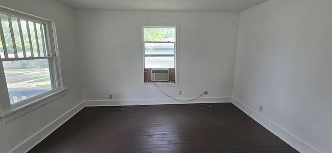 Building Photo - 2062 N Albertha Ave