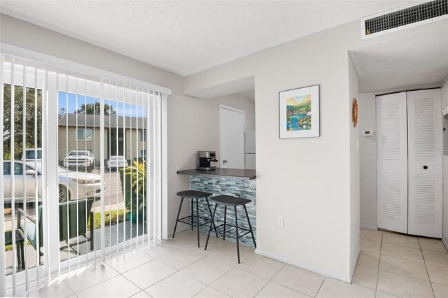 Building Photo - 4215 E Bay Dr