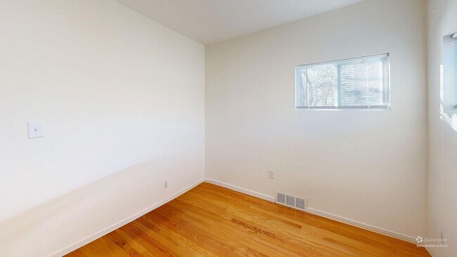 Building Photo - South Colonie Schools 2BR 1BA