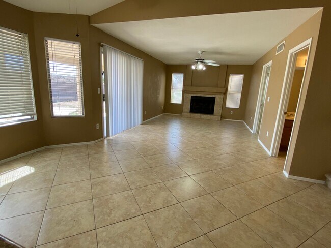 Building Photo - 3 Bedroom 2.5 Bathroom with a Pool in Gard...