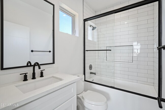 Building Photo - 10908 Hesby St