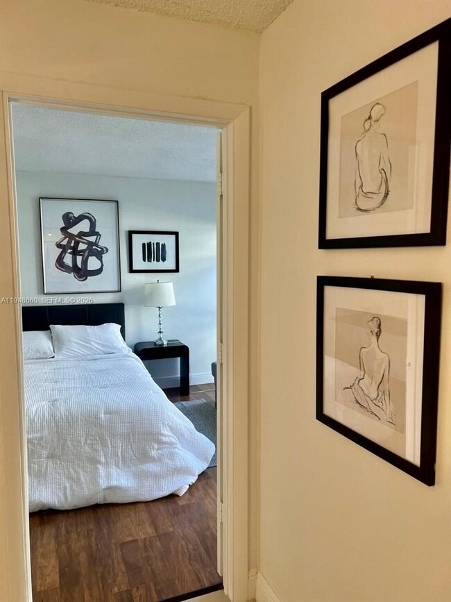 Building Photo - 17011 N Bay Rd