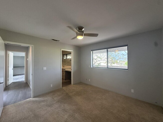 Building Photo - 4 Saturn Cir
