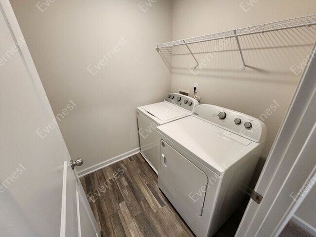 Building Photo - 4708 Fairfax Dr