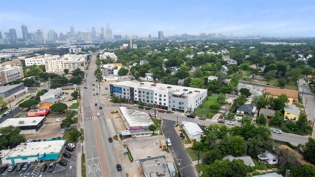 Building Photo - 2220 Webberville Rd