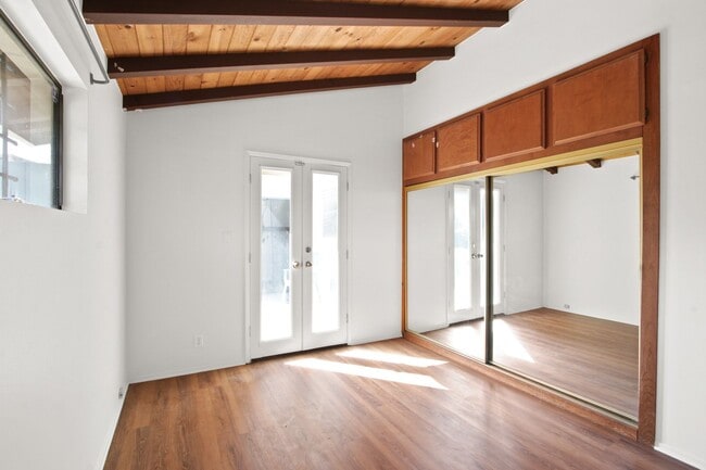 Building Photo - Coastal Living in Westside Costa Mesa – Up...