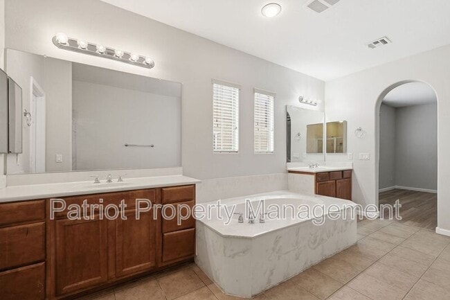 Building Photo - 13441 N 151st Dr