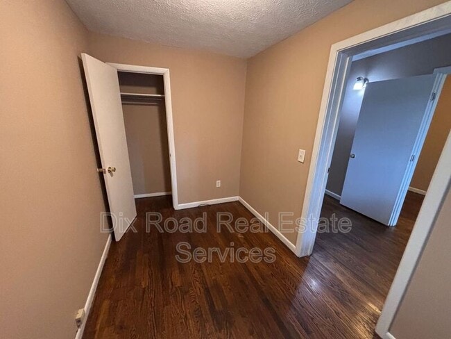 Building Photo - 1788 See Ave