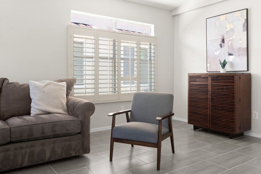 Building Photo - 3437 E Tonto Ln