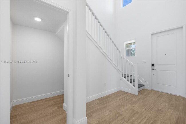Building Photo - 4048 Veleiros Ave