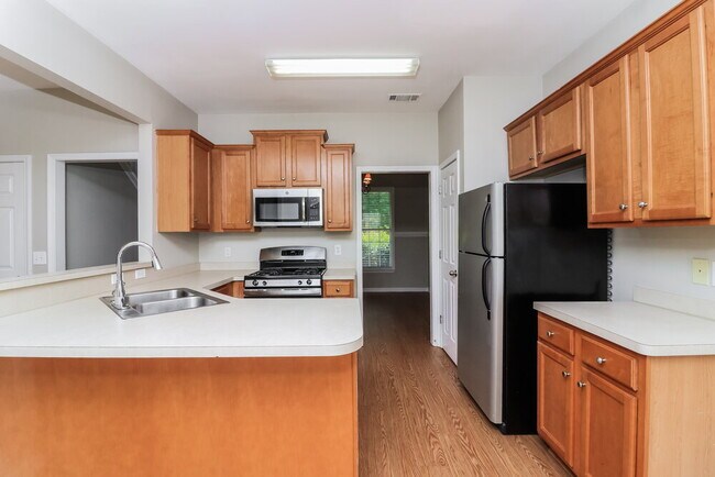 Building Photo - 503 Millside Tr