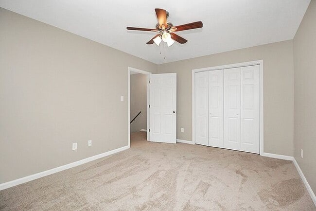 Building Photo - Updated 2BD/1.5BA Hickory Townhome